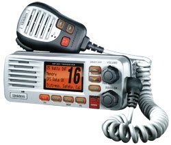 Uniden UM425VHF